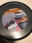 041498307011 Crofton Pizza Pan 16