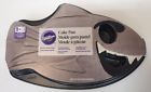 2105-0052 Wilton New Fish Or Shark Shaped Cake Pan 070896500526 2105-0052 Wilton New Fish Or Shark Shaped Cake Pan 070896500526