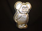 2105-2380 Wilton Vintage City Country Mouse Cake Pan Metal Baking Mold