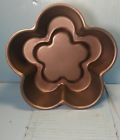 26736 Chicago Metallic Flower Cake