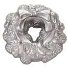 56148  Nordic Ware Holiday Wreath Dining 696750809521