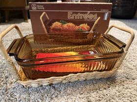 M1400 Anchor Hocking M1400/230 Entrees Amber Cuisine Utility Dish And Rattan Basket Nos 2-pc Set M1400 Anchor Hocking M1400/230 Entrees Amber Cuisine Utility Dish And Rattan Basket Nos 2-pc Set