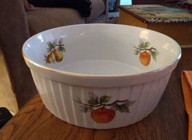 7531 Andrea By Sadek 7931 Andea Souffle Oven To Table Cookware Gold Rim Butterflies Fruit