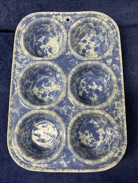 9915 Bennington Potters Morning Glory Blue Muffin Pan Stoneware #9915 Euc Unusual