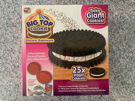 Big Top Cookie 740275004036 2 Piece Giant Cake Mold Set Silicone Bakeware New