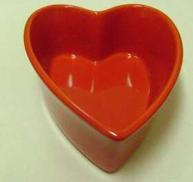 93-hl10 Chantal Red Heart Ramekin Baking Dish Cake Pan Individual Casserole 1 Cup Hl10