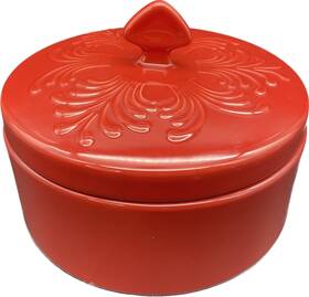 93-pw22 Chantal Red 1.5 Quart Stoneware 8.5 Inch Dish With Lid Oven Dishwasher Safe