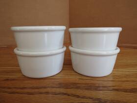 93-rm07 Chantal #93-rm07/4 Ramekins Stoneware Cups 4 Oz/1/2 Cup White Set Of