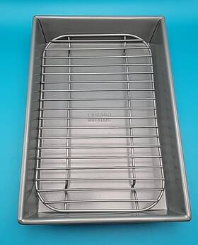 Chicago Metallic 015388073874 Professional Bake And Roast Pan With Rack 10 Inch X 7