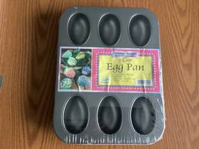 Chicago Metallic 070687269991 New Vintage 9-cup Non-stick Egg Pan