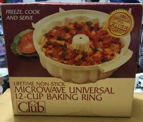 A607 Club Microwave Universal 12 Cup Baking Ring Non Stick Excellent Cond
