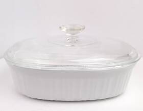 51008059 Corningware French White 2.5 Quart Oval Baking Dish With Glass Lid