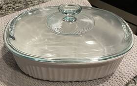 Cerp3-853 Corningware Corning Ware French White 2.5 Quart Oval Casserole Dish With Glass Lid Cerp3-853 Corningware Corning Ware French White 2.5 Quart Oval Casserole Dish With Glass Lid