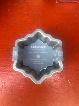 Cmbm-4sfk Cuisinart 4 Piece Mini Snowflake Pan Set Aluminum Bakeware Winter Design Cmbm-4sfk Cuisinart 4 Piece Mini Snowflake Pan Set Aluminum Bakeware Winter Design