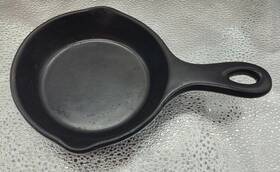 Dc212 Diversified Ceramic Mini 2 Oz Skillet Individual Fry Pans Black 5.5 Inch