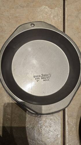 M310 Ekco Bakers Secret 9ftft Baking Pie Pan With Built In Handles Usa Set Of 2