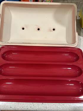 345506 Emile Henry Baguette Baker - Burgundy