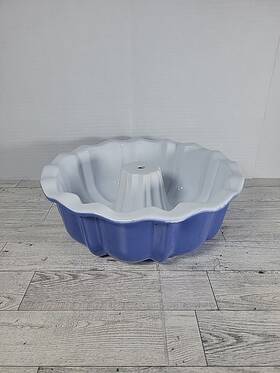 G1-2g Emile Henry France Large Blue Ceramic Jello Mold Bundt Pan
