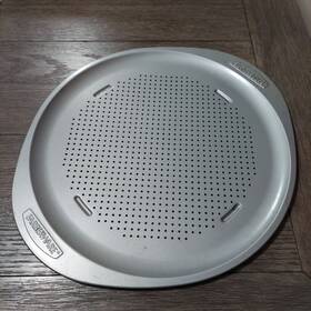 Farberware 631899521132 Nonstick Bakeware Round Pizza/crisper Pan 16 Inch Gray Farberware 631899521132 Nonstick Bakeware Round Pizza/crisper Pan 16 Inch Gray