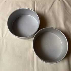 Fat Daddios 811657040956 Anodized Aluminum Round Cake Pans 2 Piece Set 8 X 3 Inch Silver