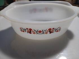 Fk10 Fire King Vintage Round Cinderella Casserole #12 Milk Glass In Primrose Pattern