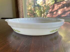2610 Glasbake 1970s Ovenware 10 Inch Milk Glass Pie Pan And Dish With Handles