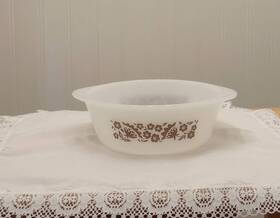 810-77 Glasbake Vintage 2 Quart Casserole / Baking Dish Floral Brown Pattern Js
