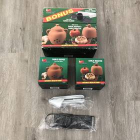 Healthworks 024131940516 Garlic Roaster And Keeper Terra Cotta Storage Set Slicer Press