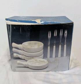70172499 Home Styles 8 Pc. Escargot Set Baking 4 Serving Dishes White Porcelain Forks New Box Dmg 70172499 Home Styles 8 Pc. Escargot Set Baking 4 Serving Dishes White Porcelain Forks New Box Dmg