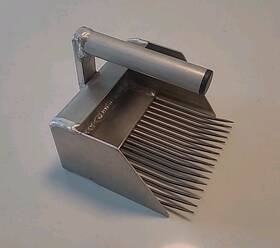 B1-d12 Hubbard Rake Co Co. Heavy Duty Metal Picker Tool Comb Blueberries