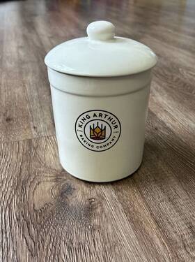 94ka-7697 King Arthur Baking Company Classic Ceramic Sourdough Crock By Chantal - 1 Quart