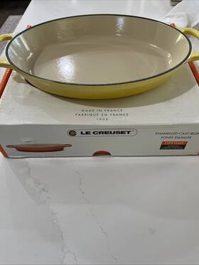 Le Creuset 024147269786 Signature Enameled Cast Iron 11 Inch / 1.5quart Oval Baker In Soleil Le Creuset 024147269786 Signature Enameled Cast Iron 11 Inch / 1.5quart Oval Baker In Soleil