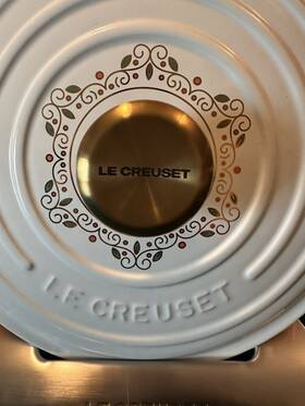 Le Creuset 024147335795 3.5 Quart Noel Signature Cast Iron Dutch Oven 12 Days Of Christmas Nib