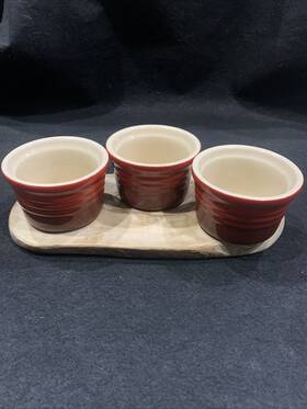 0629 Le Creuset 0628/0629 3 Stoneware Red Ombr Ramekin Custard Condiment Cups 06.30 0629 Le Creuset 0628/0629 3 Stoneware Red Ombr Ramekin Custard Condiment Cups 06.30