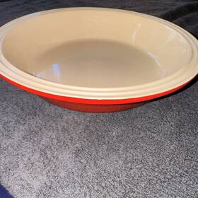 1830-26-67 Le Creuset Ceramic 10in Round Pie Dish Red Oven Safe Baking Stoneware