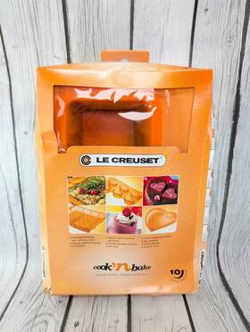 Le Creuset 501422300001 Cook N Bake Loaf Mould Flame Open Box 9.5 X 4in