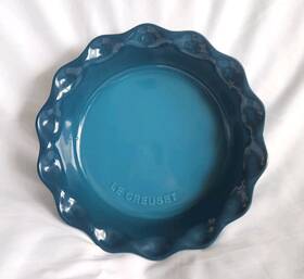 5558g Le Creuset Deep Teal 9inch Pie Dish 5558g Le Creuset Deep Teal 9inch Pie Dish