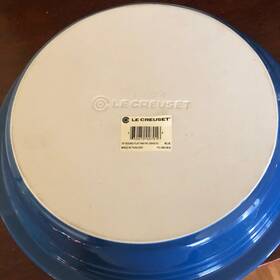 Le Creuset 630870007016 Stoneware Round Flat Rim Pie Dish 10 Inch Enamel Blue Gradient 11.04 Le Creuset 630870007016 Stoneware Round Flat Rim Pie Dish 10 Inch Enamel Blue Gradient 11.04