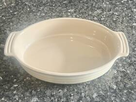 Le Creuset 630870019224 New Oval Stoneware Baking Dish 18-13 27cm Dune Le Creuset 630870019224 New Oval Stoneware Baking Dish 18-13 27cm Dune