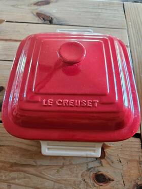 Le Creuset 630870027021 Square Casserole With Lid 3 Quart Volcanic