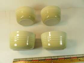 Le Creuset 630870031615 4 Soup Bowls Ramekins Tan Cream 8 Oz Stoneware Euc Le Creuset 630870031615 4 Soup Bowls Ramekins Tan Cream 8 Oz Stoneware Euc