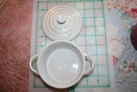 Le Creuset 630870032490 Stoneware Mini Round Cocotte Dish With Lid Pearl Essence 8 Oz