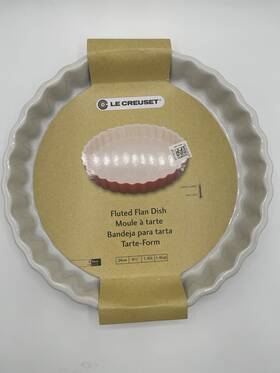 Le Creuset 630870042529 Stoneware 9.5 Inch / 1.45 Quart Off White Fluted Pie Quiche Dish New