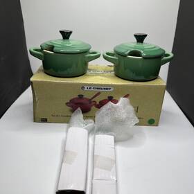 Le Creuset 630870078306 Mini Condiment Pot 3 Fl Oz Set Of 2 With Spoon Fannel Green Unused Le Creuset 630870078306 Mini Condiment Pot 3 Fl Oz Set Of 2 With Spoon Fannel Green Unused