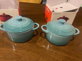 Le Creuset 630870084000 Lot Of 2 Petite Round Casserole Mini 8oz Dutch Oven Volcanic New