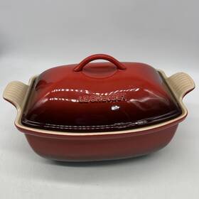 Le Creuset 630870116503 Deep Covered Baker 4.5 Quart Inch Volcanic