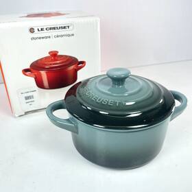Le Creuset 630870260725 New Mini Round Cocotte Ronde 8oz 250ml Stoneware Color Ocean Rare