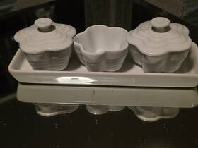 Le Creuset 630870281201 Stoneware White Petite Ramekin Fleur Collection Set Of 3