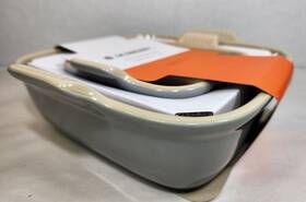Le Creuset 630870290227 Set Of 2 Mist Gray Stoneware Square Baking Dishes 5 In And 8 Nib Le Creuset 630870290227 Set Of 2 Mist Gray Stoneware Square Baking Dishes 5 In And 8 Nib