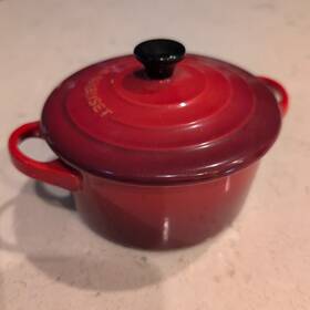 Le Creuset 630870294645 Christmas Collection Mini Cocotte Holly Cherry Red